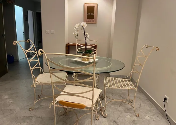 L'hacienda アパート