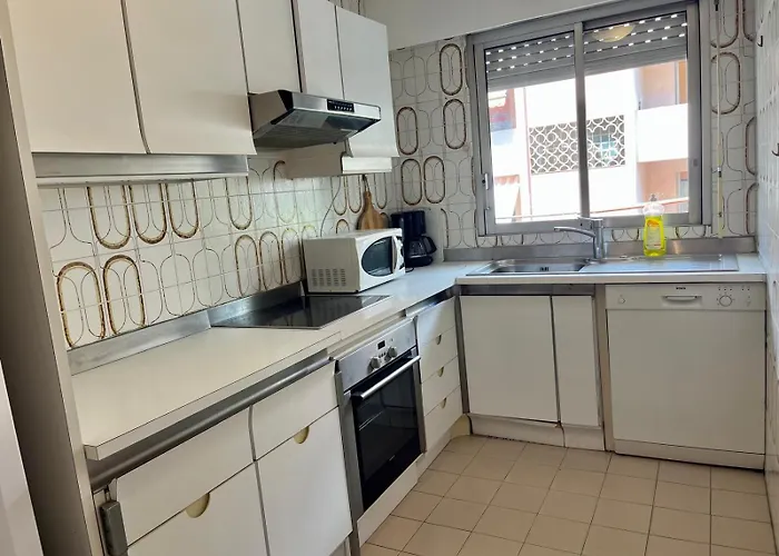 L'hacienda アンティーブ